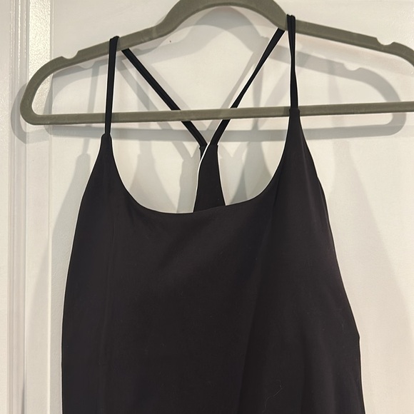 Halara Backless Racerback 2-in-1 Pocket - Picture 2 of 5